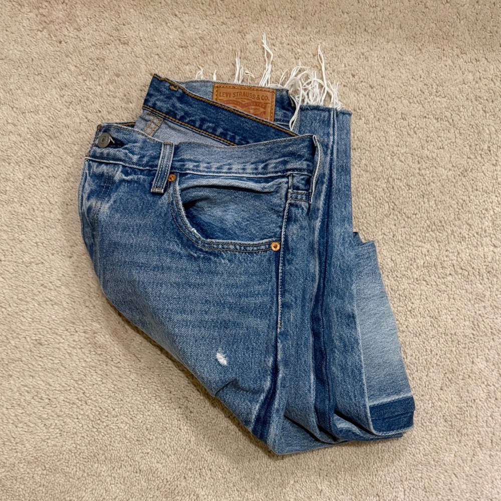 Levi's Women’s Light Blue Straight Jeans